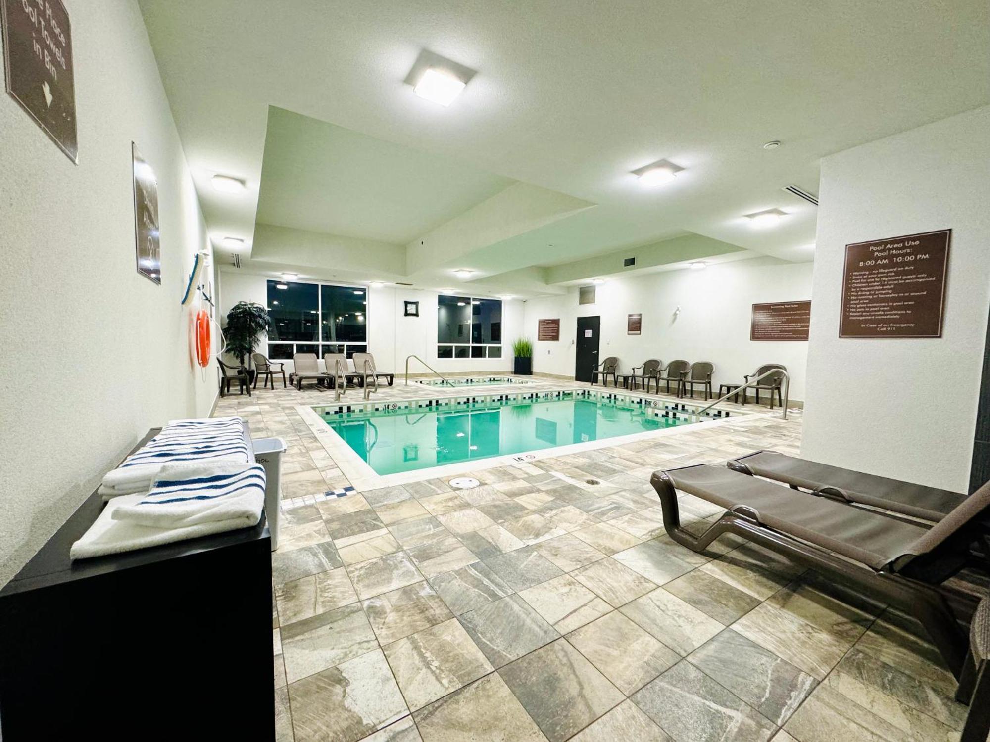 Southfort Inn Fort Saskatchewan Luaran gambar