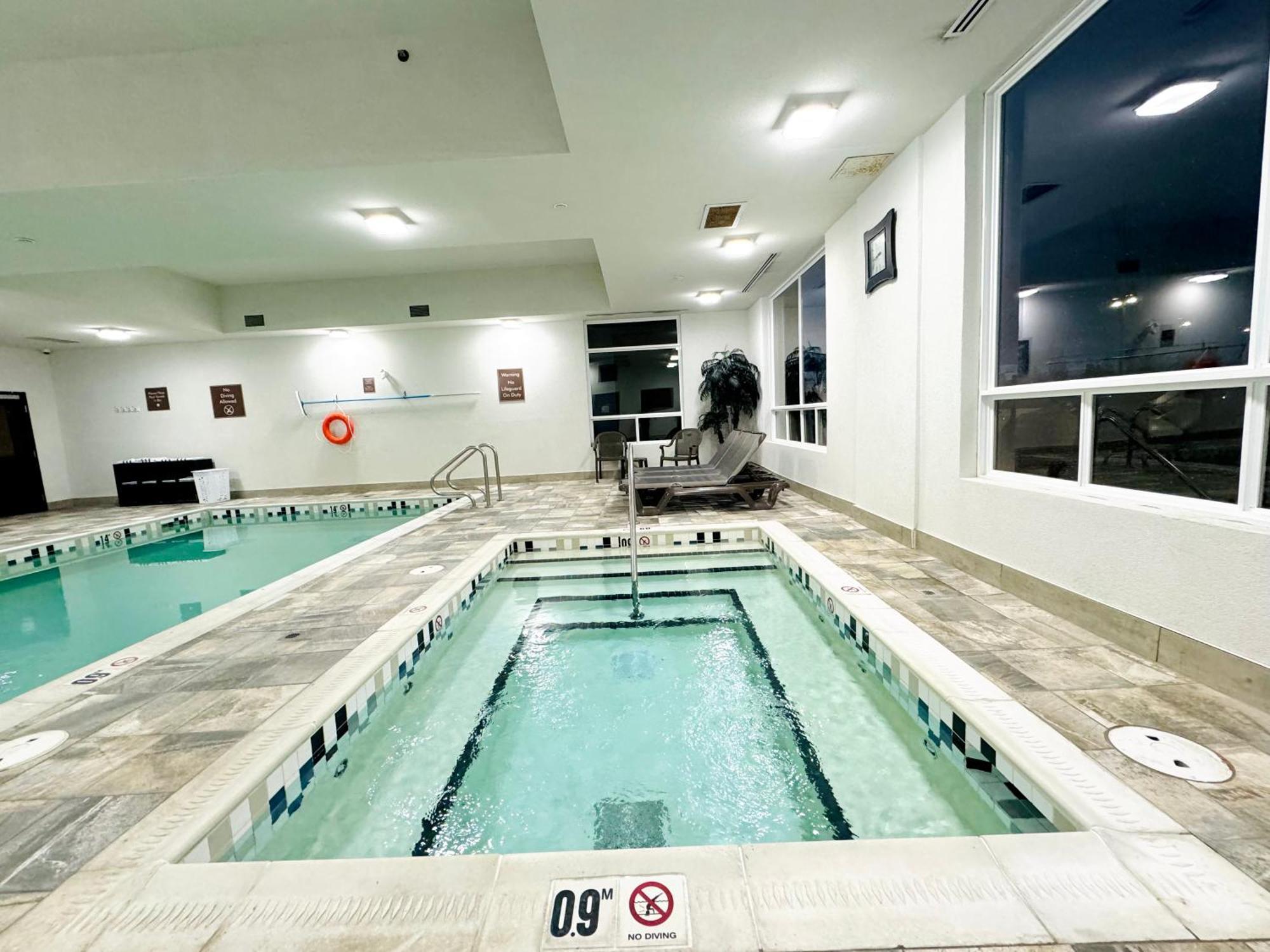 Southfort Inn Fort Saskatchewan Luaran gambar