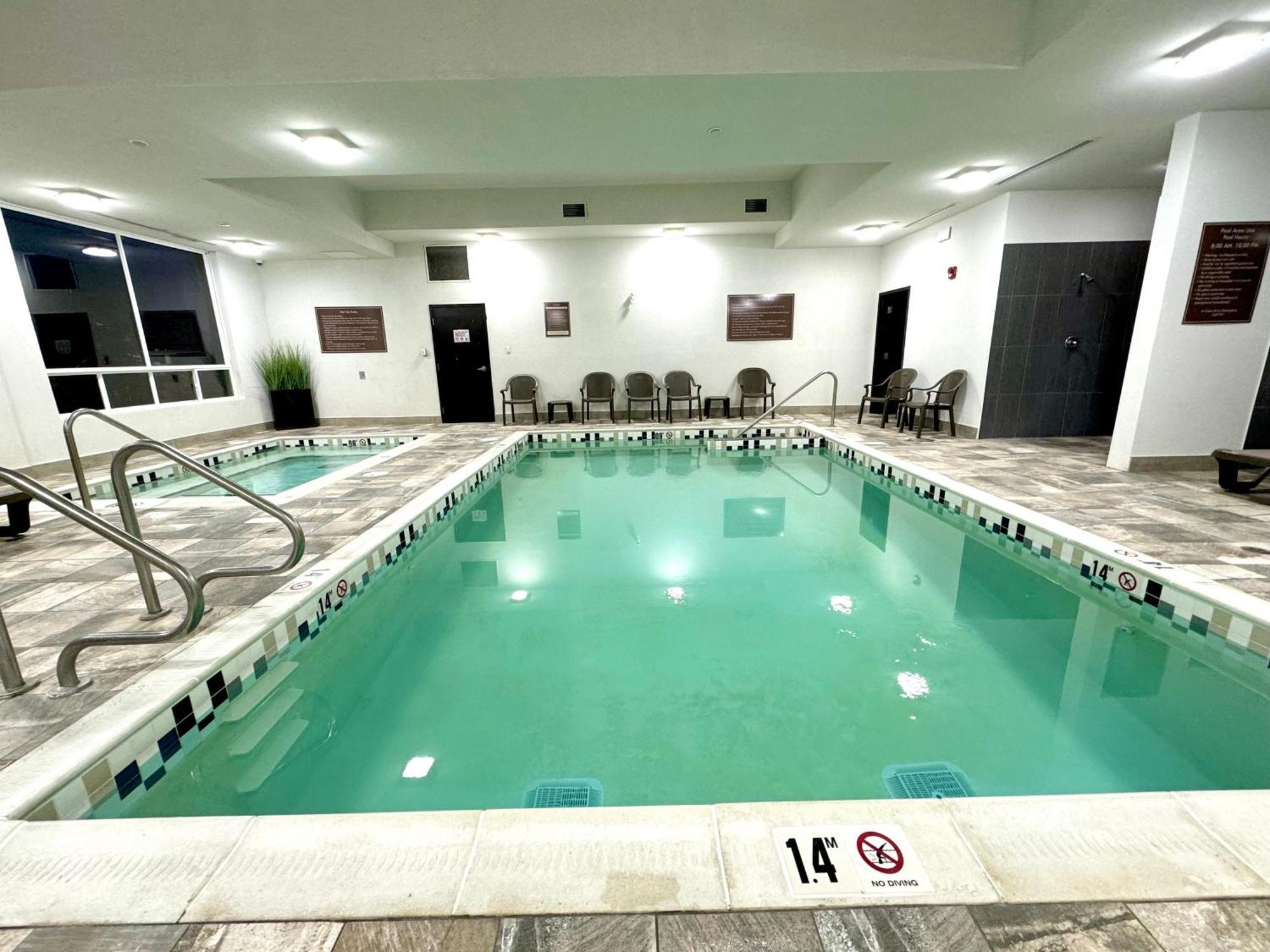 Southfort Inn Fort Saskatchewan Luaran gambar
