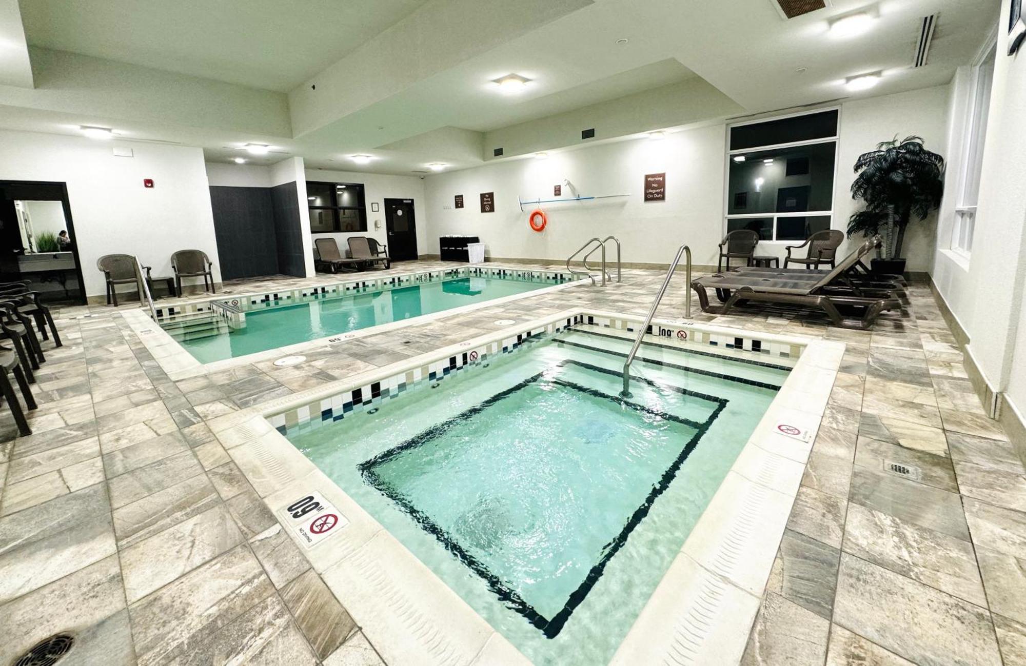 Southfort Inn Fort Saskatchewan Luaran gambar