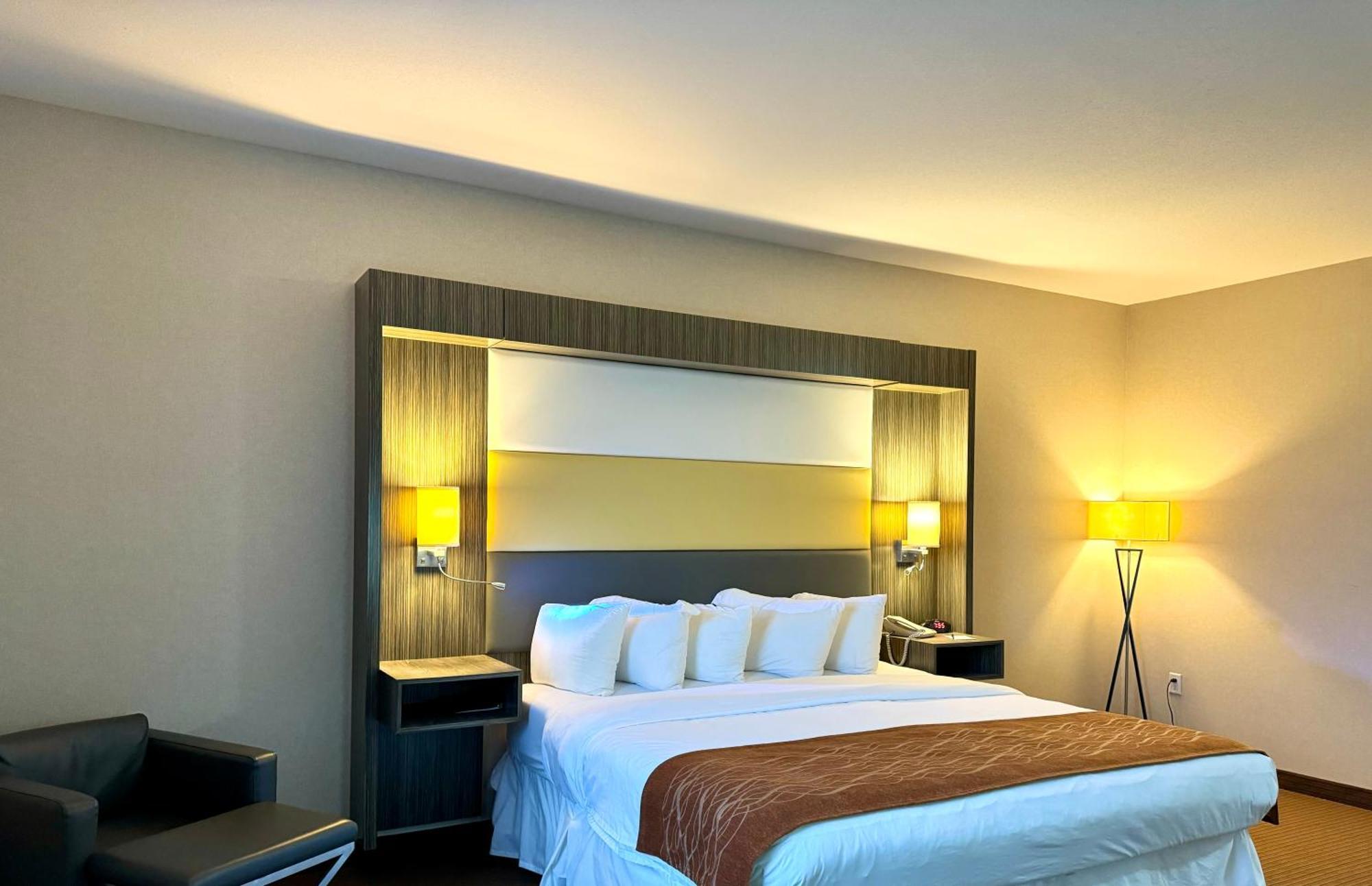 Southfort Inn Fort Saskatchewan Luaran gambar
