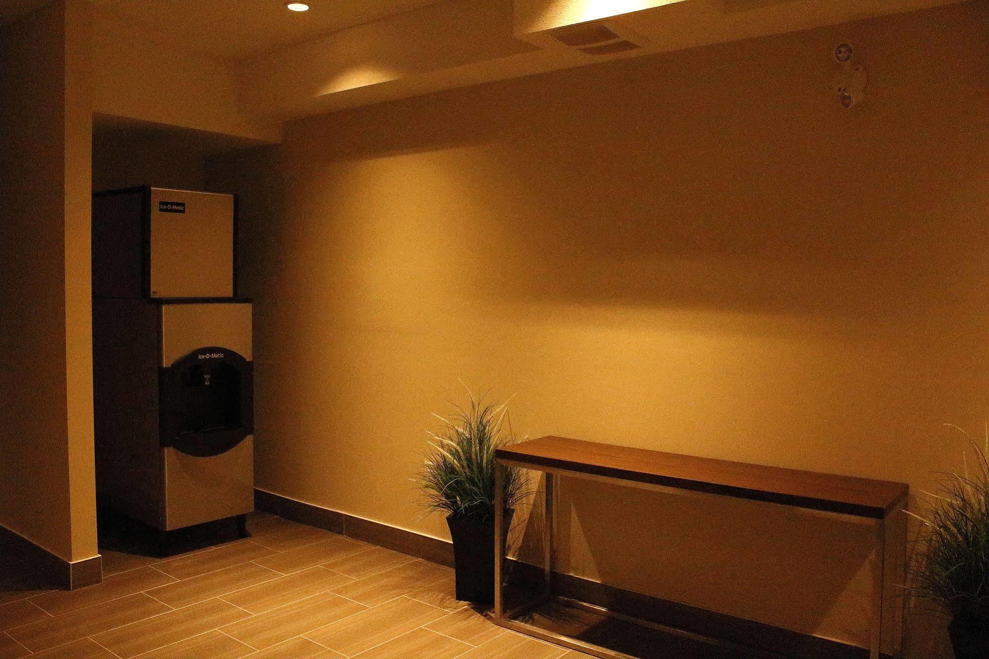 Southfort Inn Fort Saskatchewan Luaran gambar